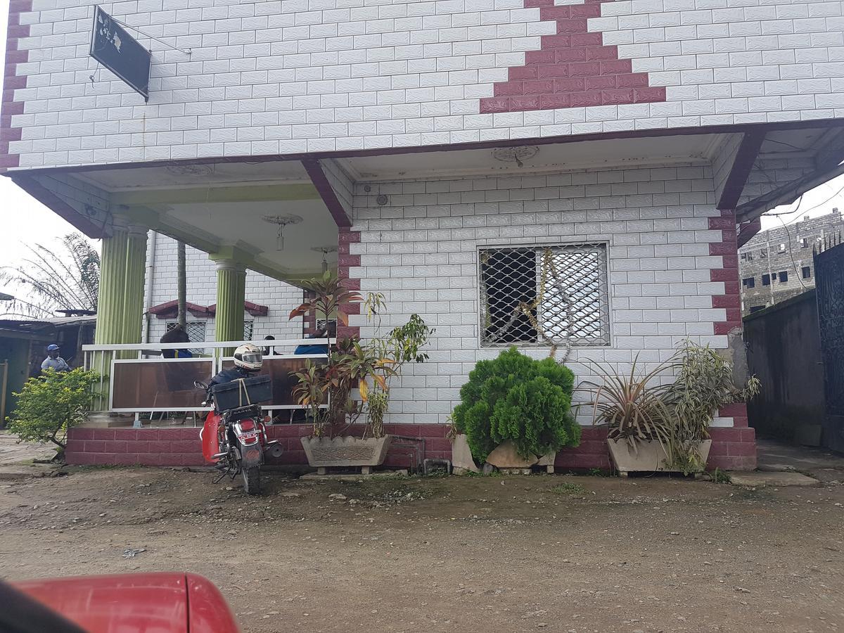 Hotel Kdv Bonabéri Buitenkant foto