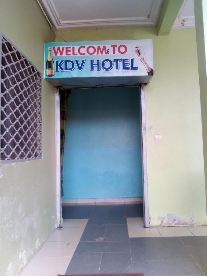 Hotel Kdv Bonabéri Buitenkant foto