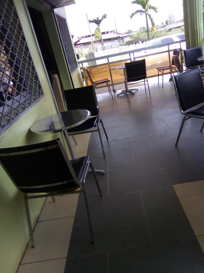Hotel Kdv Bonabéri Buitenkant foto